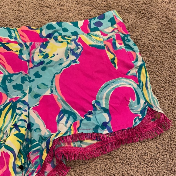 Lilly Pulitzer pink tassel vibrant shorts - Picture 2 of 6